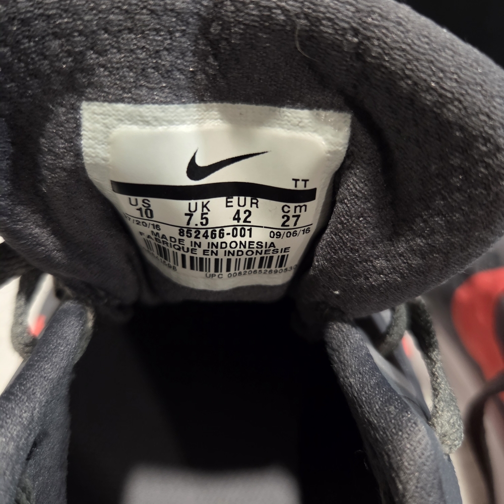 Nike Gray Sneakers with Pink Swoosh - Picture 4 of 11